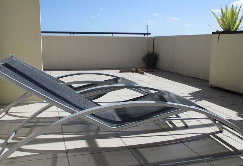 1 Bedroom Penthouse Apartment, Edge Apartments Cairns