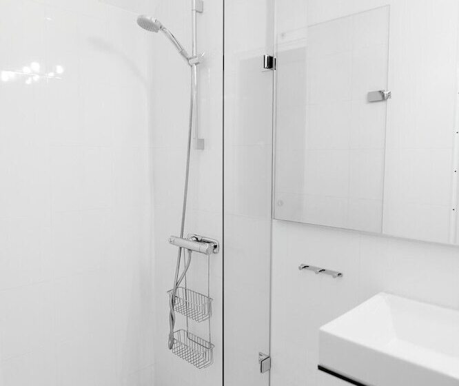 스탠다드 스튜디오, Guldgränd