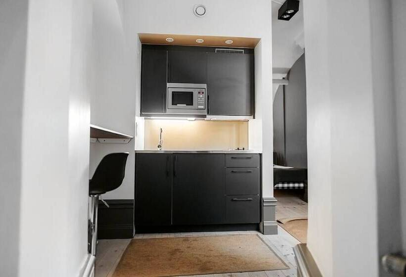 스탠다드 스튜디오, Guldgränd