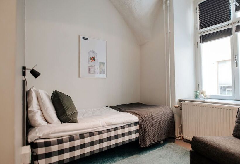 스탠다드 스튜디오, Guldgränd