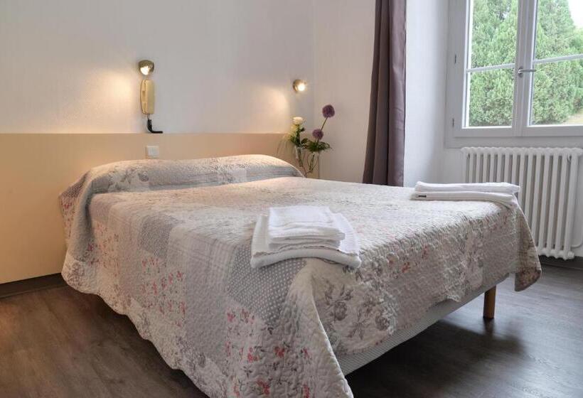 带大床的标准间, Acropolis