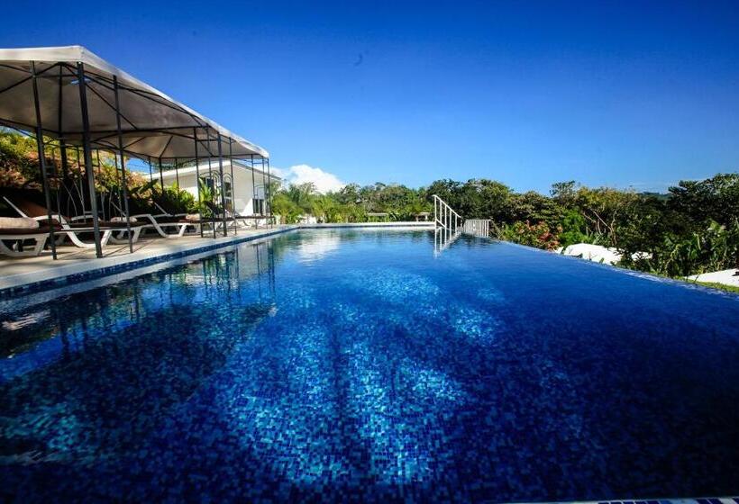 بنجلو عائلى مطل على البحر, Bocas Del Mar