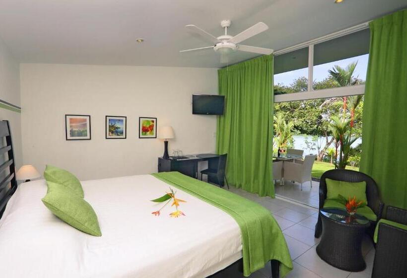 بنجلو عائلى مطل على البحر, Bocas Del Mar