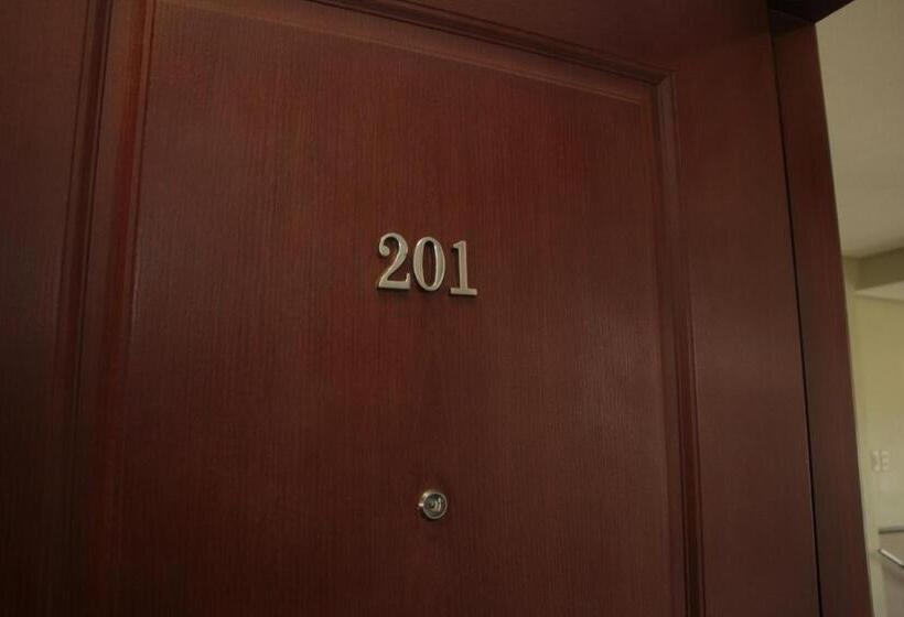 سوییت اجرایی, Casablanca Suites Near Airport