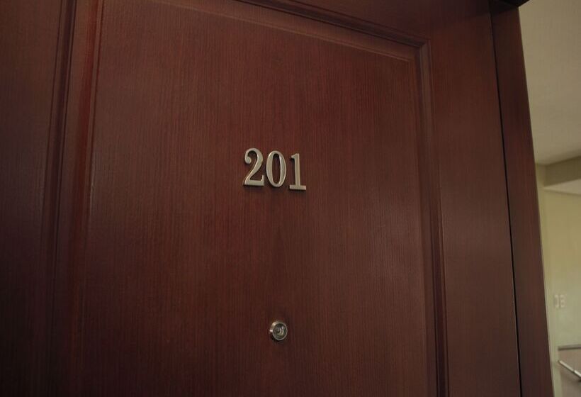 سوییت اجرایی, Casablanca Suites Near Airport