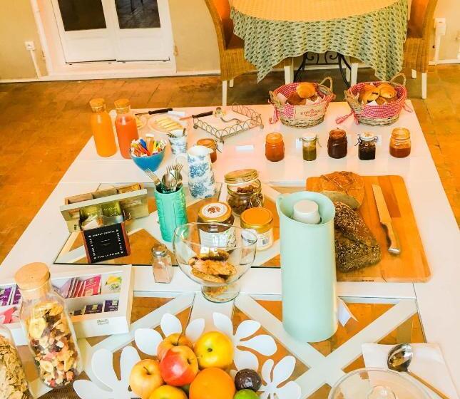 ベーシックルーム, Domaine De Rochebelle