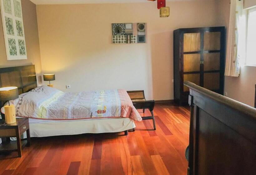 コンフォートトリプルルーム, Domaine De Rochebelle