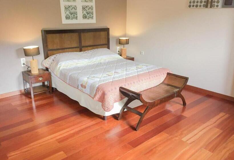 コンフォートトリプルルーム, Domaine De Rochebelle