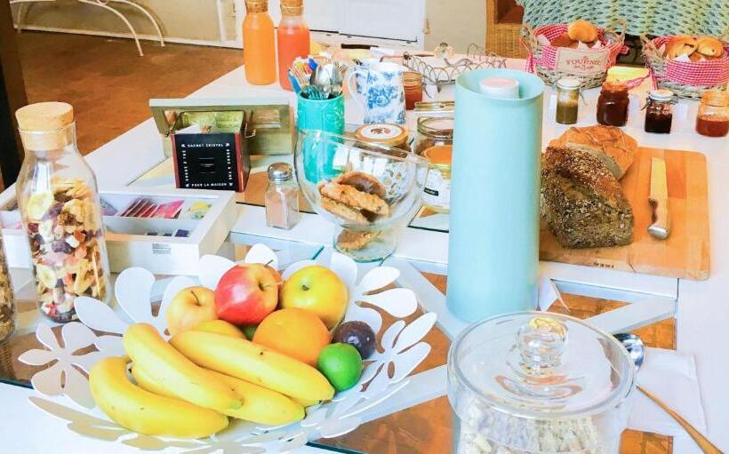 コンフォートトリプルルーム, Domaine De Rochebelle