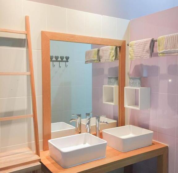 スタンダード4人部屋, Domaine De Rochebelle