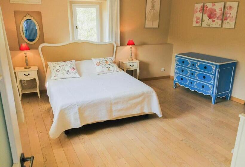 デラックスの4人部屋, Domaine De Rochebelle