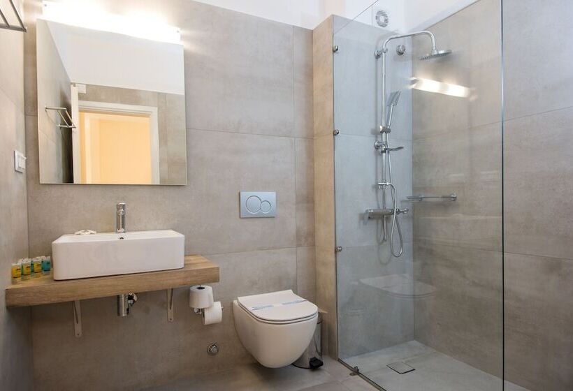 חדר סטנדרט לארבעה, Lido