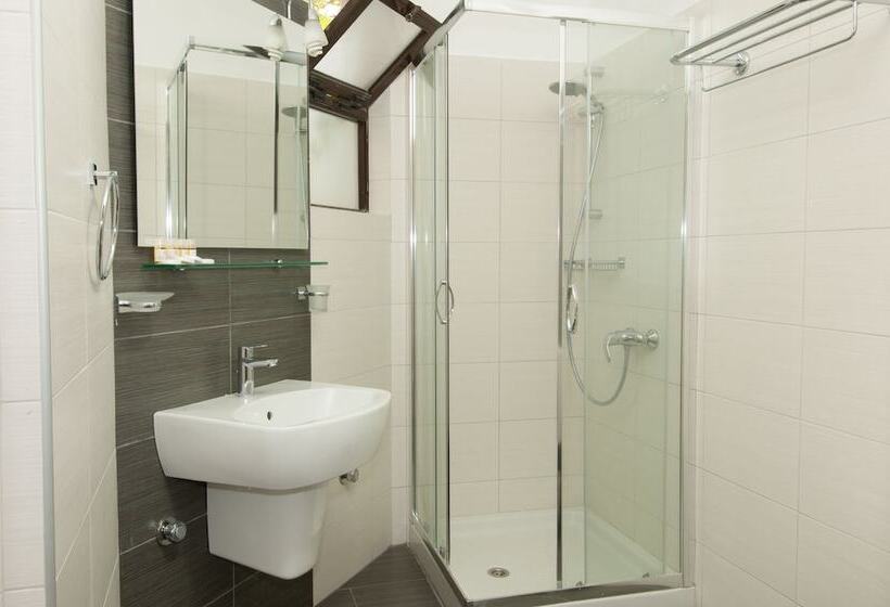 דירת שני חדרים, Lido