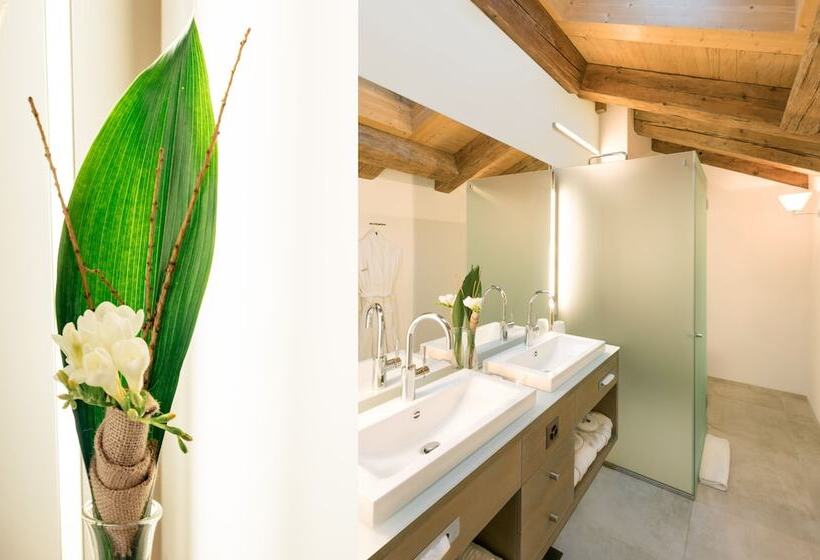 חדר דלוקס, Matthiol Boutique