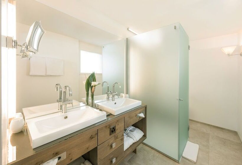 חדר דלוקס, Matthiol Boutique