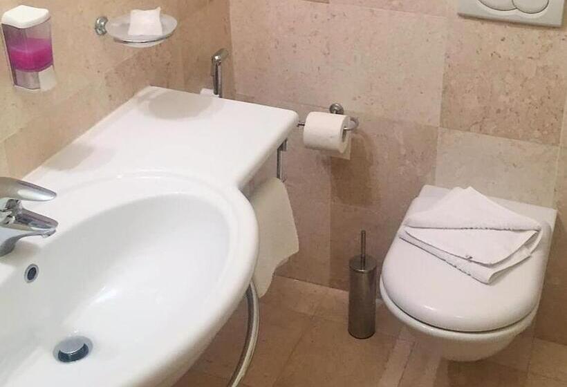 غرفة قياسية فردية, Principe Marmolada