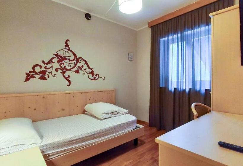 غرفة قياسية فردية, Principe Marmolada