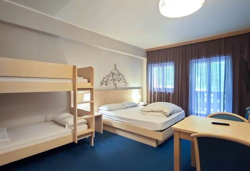 غرفة قياسية رباعية, Principe Marmolada