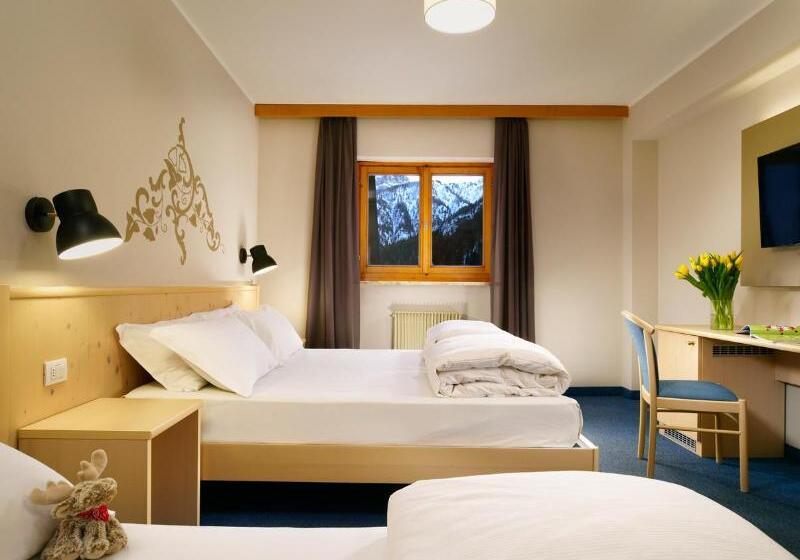 غرفة قياسية ثلاثية, Principe Marmolada