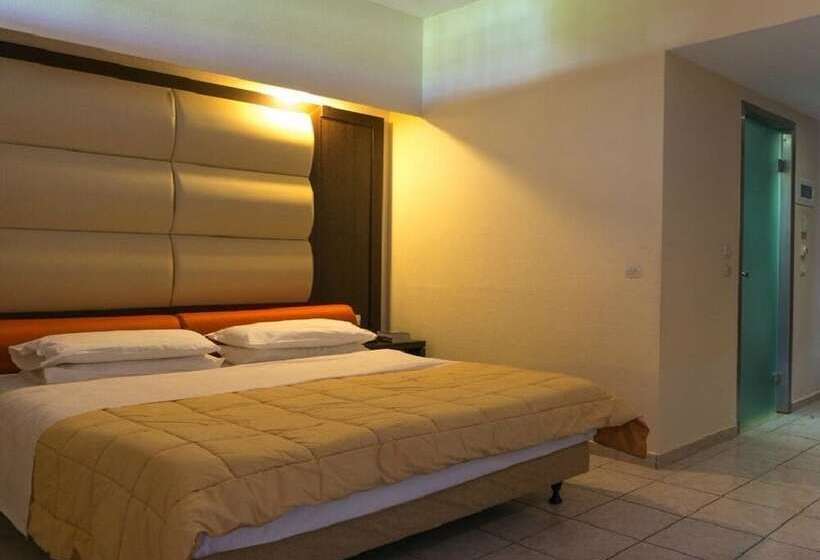 استودیوی استاندارد, The Residence Suites Adults Only