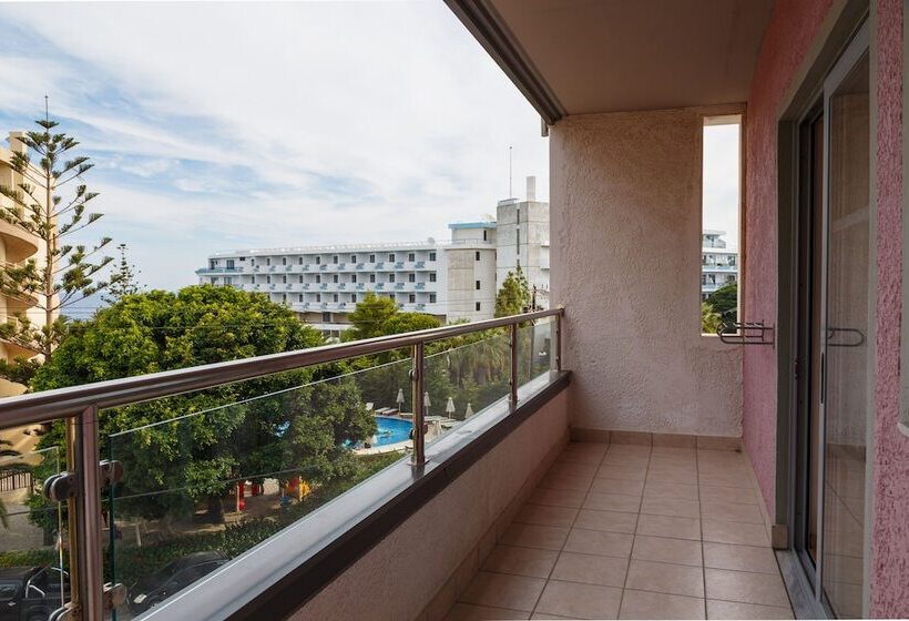 سوییت سوپریور, The Residence Suites Adults Only