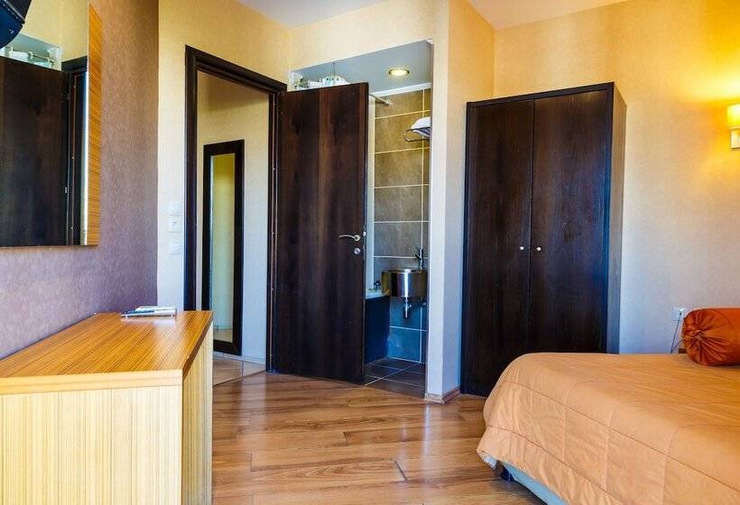 سوییت سوپریور, The Residence Suites Adults Only