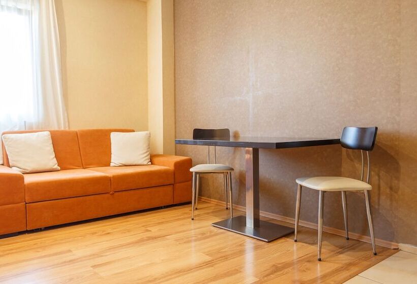 سوییت سوپریور, The Residence Suites Adults Only