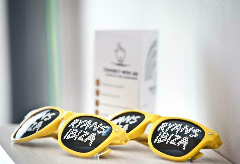 スタンダードルーム, Ryans La Marina