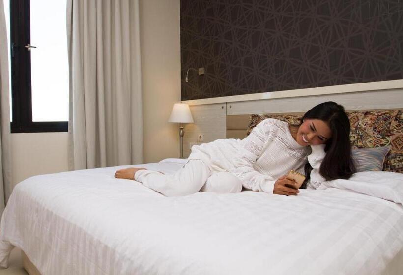 Pokój Superior, Sahid Tmore