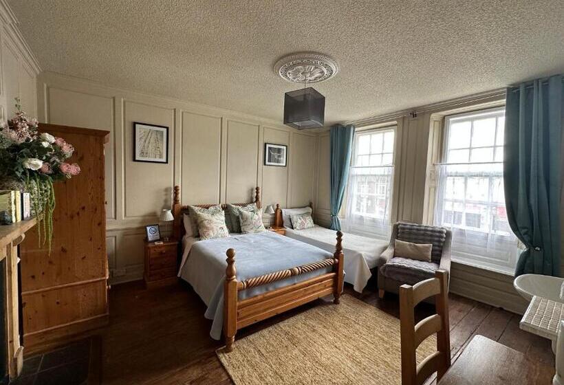 Номер Deluxe, The Mansion House