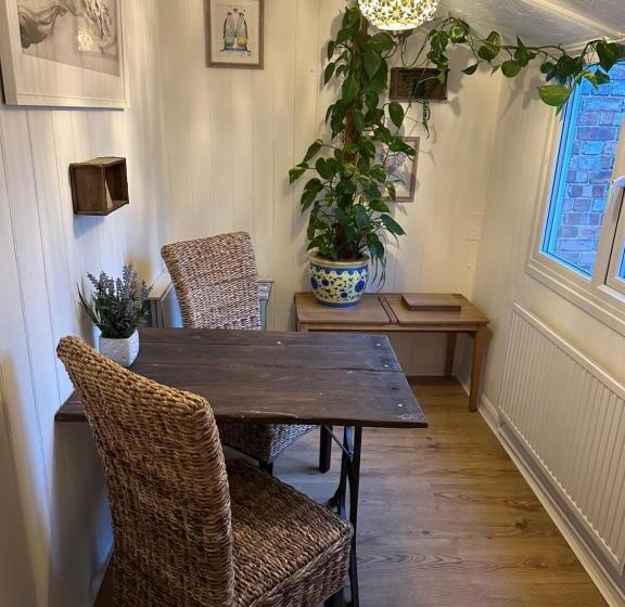 בית, 2 חדרי שינה, The Mansion House