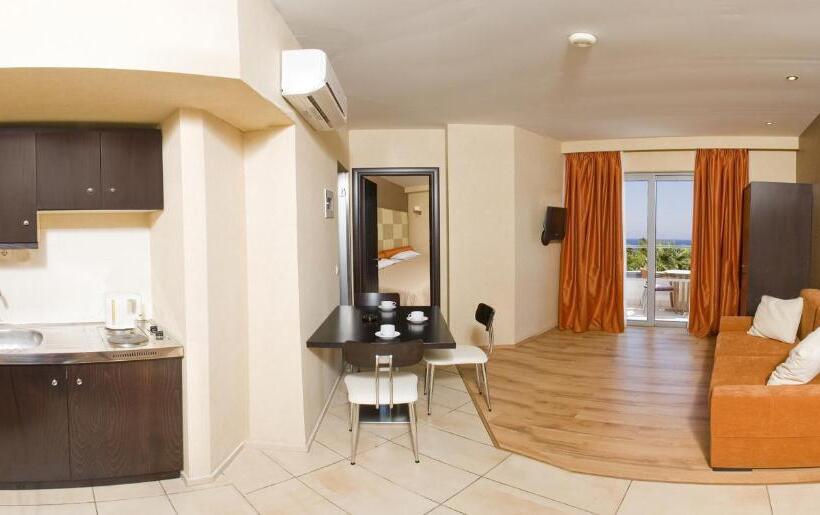 سوییت سوپریور, The Residence Suites Adults Only