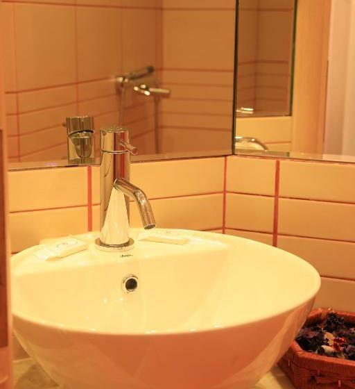 استودیوی استاندارد, The Residence Suites Adults Only