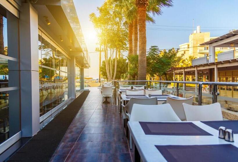 استودیوی استاندارد, The Residence Suites Adults Only