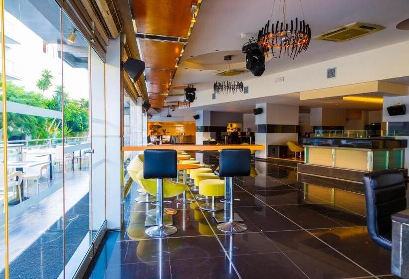 استودیوی استاندارد, The Residence Suites Adults Only