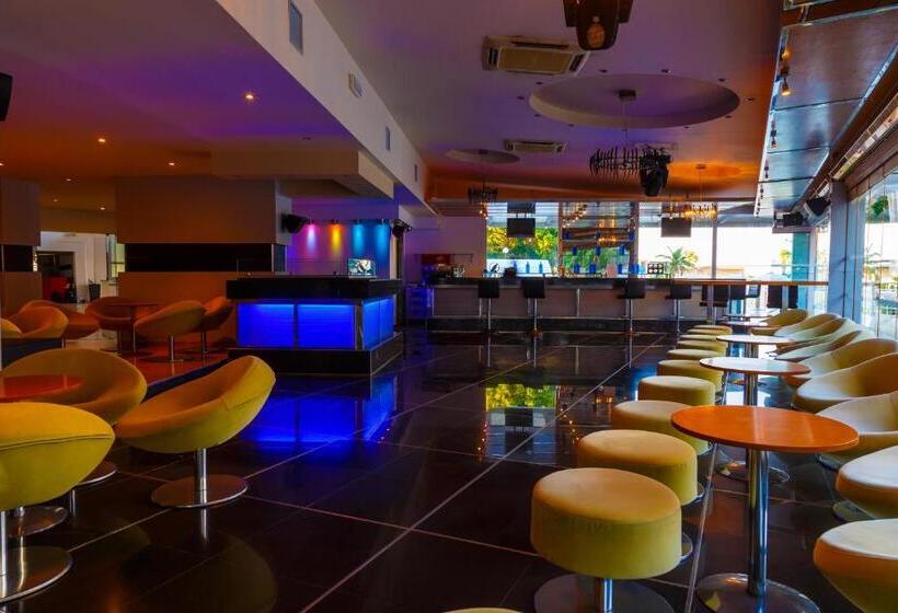 استودیوی استاندارد, The Residence Suites Adults Only