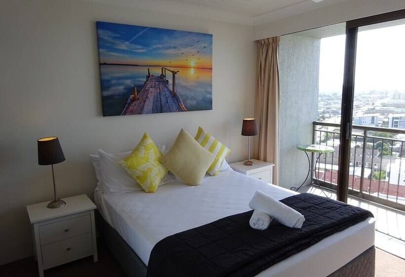 Апартаменты 4 Спальни, Royal Palm Resort On The Beach