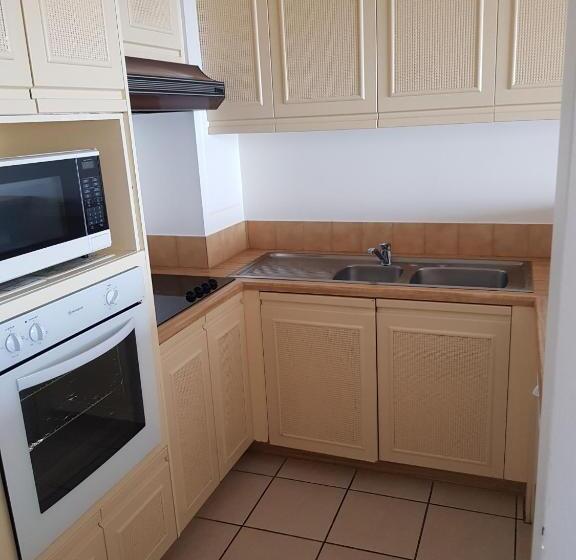Superior 2-bedroom flat with sea view, Royal Palm Resort On The Beach