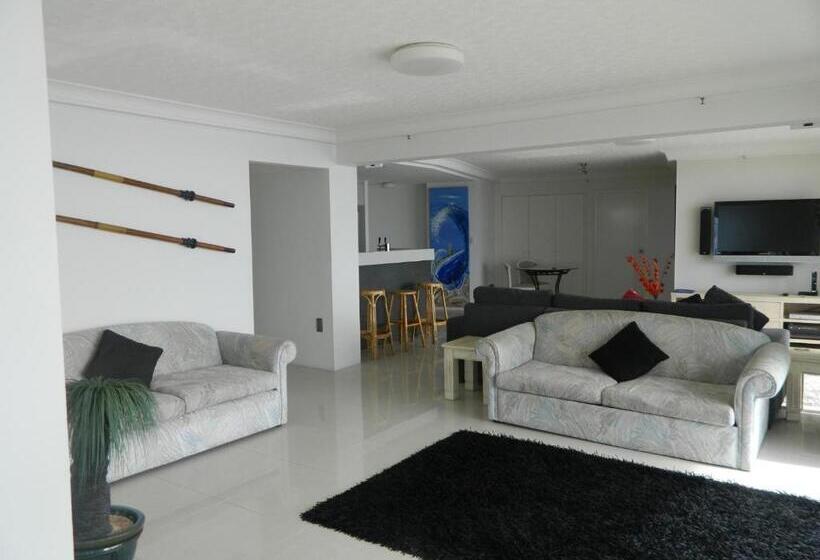 Superior 3-bedroom flat with sea view, Royal Palm Resort On The Beach