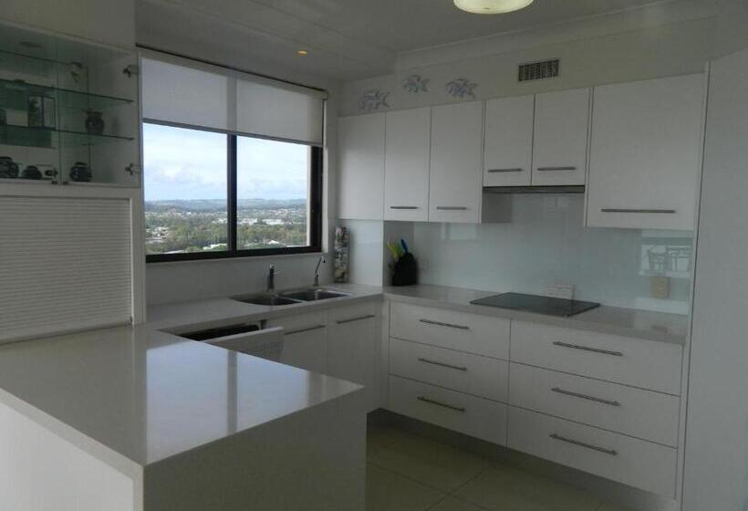 Superior 3-bedroom flat with sea view, Royal Palm Resort On The Beach