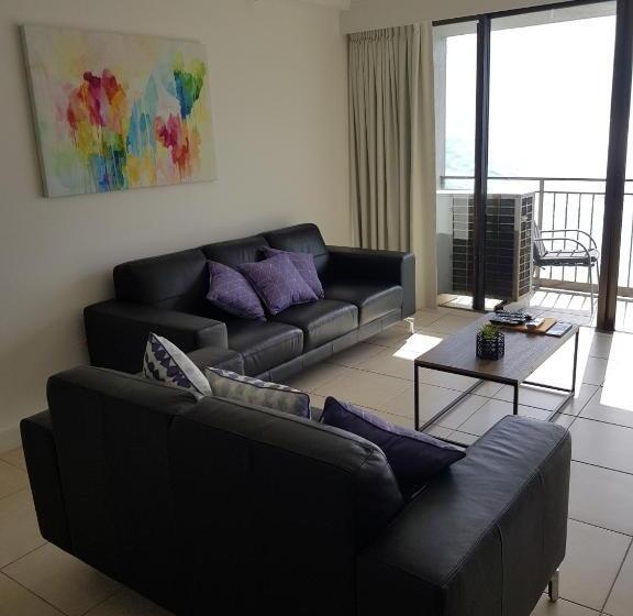 Superior 2-bedroom flat with sea view, Royal Palm Resort On The Beach