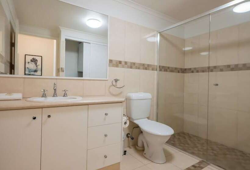 Апартаменты 2 спальни Вид на Сад, Sanctuary Lake Apartments