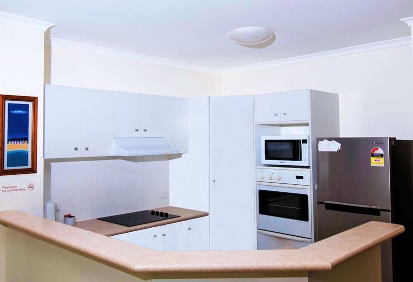 2침실 아파트 정원 전망, Sanctuary Lake Apartments