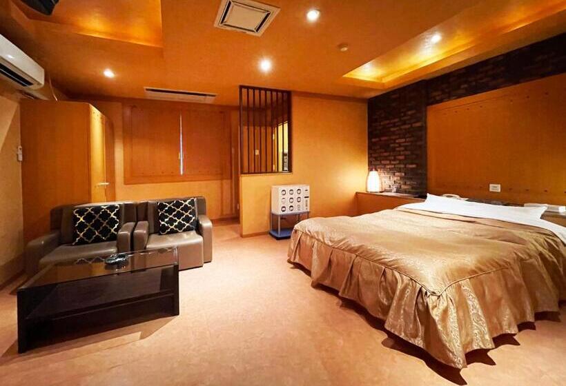 חדר אקונומי, Arun Adult Only