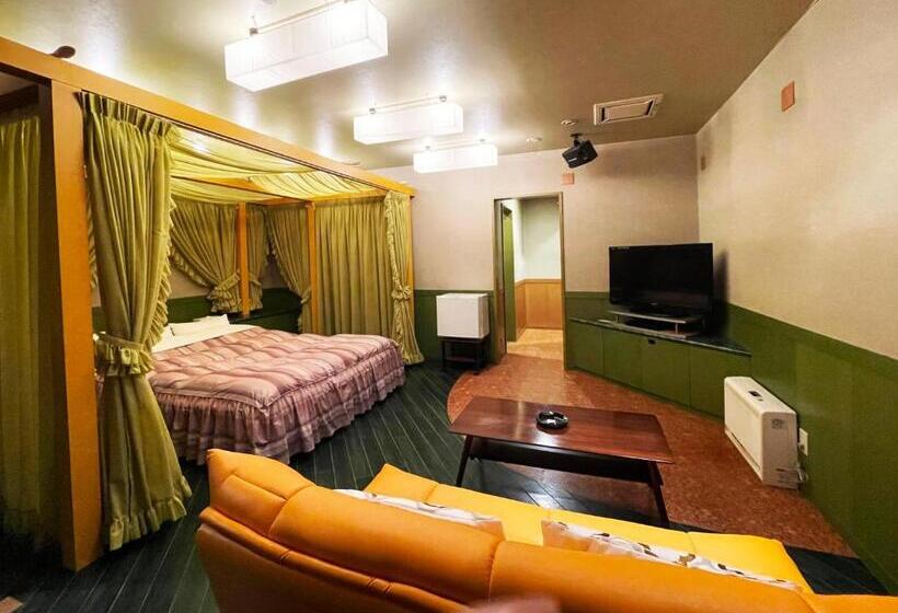 חדר אקונומי, Arun Adult Only