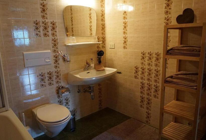 חדר סטנדרט נוף להרים, Buehlerhof Agriturismo, Obst &weingut, Urlaub Mit Hund, Pferde, Bauernhof, Brixen