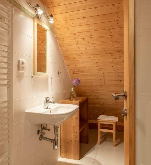 דירת חדר, Cedrový Penzion