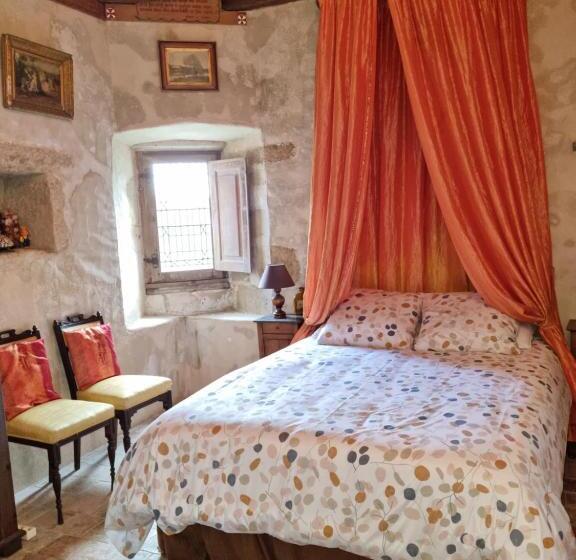 Standard room with outdoor bath, Château De La Cressonnière