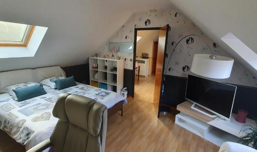 Standard room with outdoor bath, La Maison Du Roi Vives Eaux