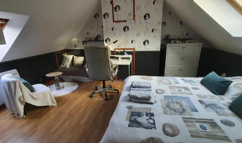 Standard room with outdoor bath, La Maison Du Roi Vives Eaux